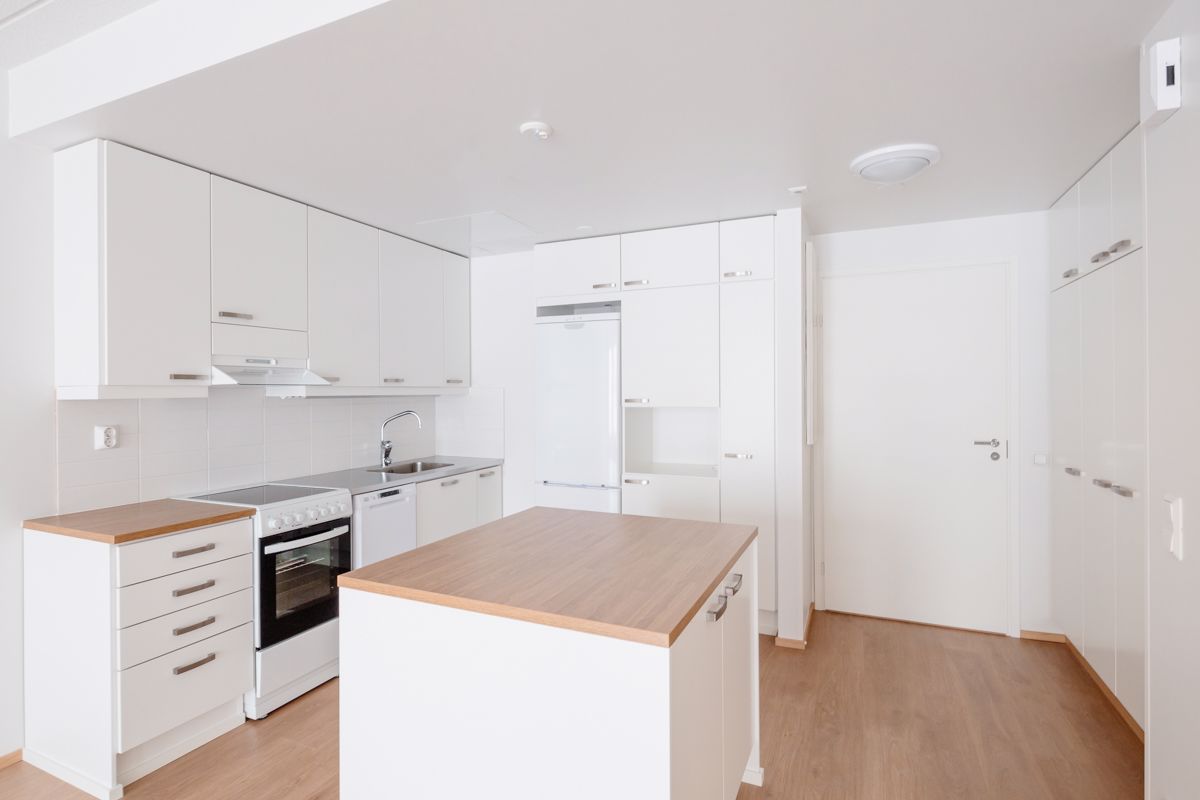Esimerkki keittiön materiaaleista. - Kaksio, Vantaa, Tikkurila